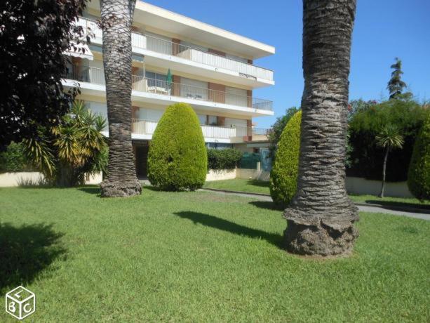 Appartement Studio Golfe Juan, plages, parking, climatisation à Vallauris Extérieur photo