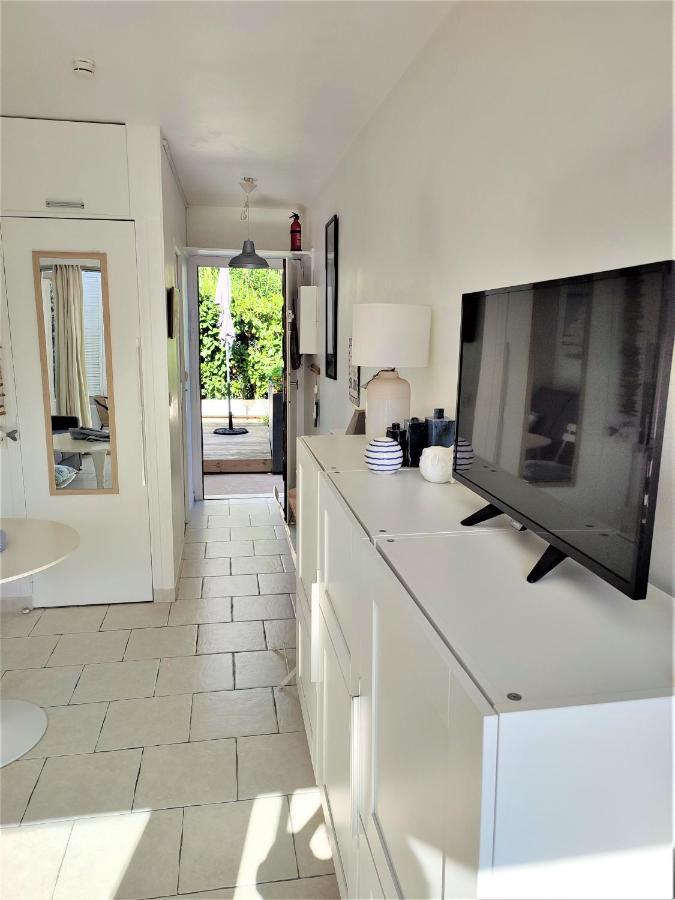Appartement Studio Golfe Juan, plages, parking, climatisation à Vallauris Extérieur photo